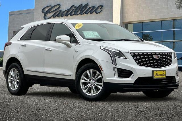2023 Cadillac XT5 Luxury in Crystal White Tricoat — front three-quarter view